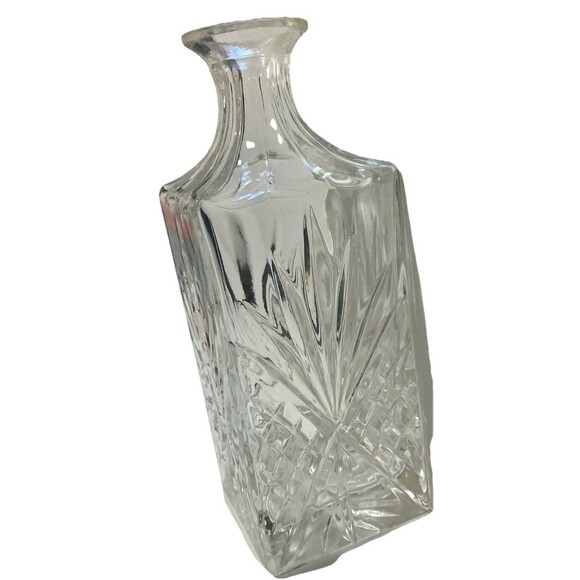 Dublin Crystal Whiskey Decanter 24oz no Stopper for liqueur or Water 9’x 4’ - Picture 8 of 16